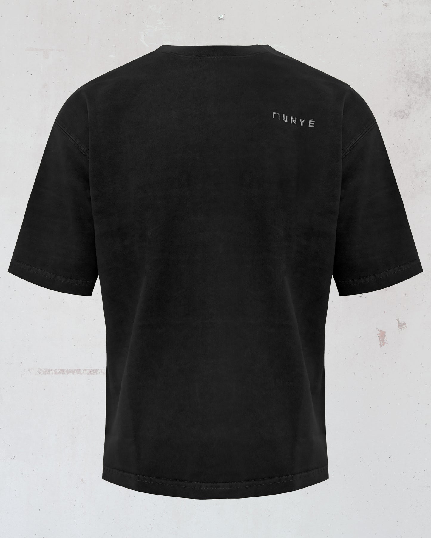 MUNYÉ Capital Tee - Black